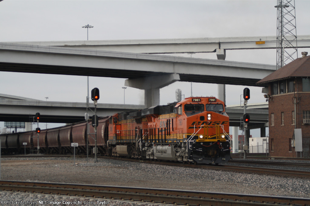 BNSF 7961